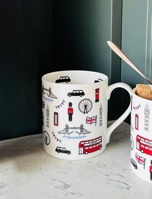 *NEW * Love London Range