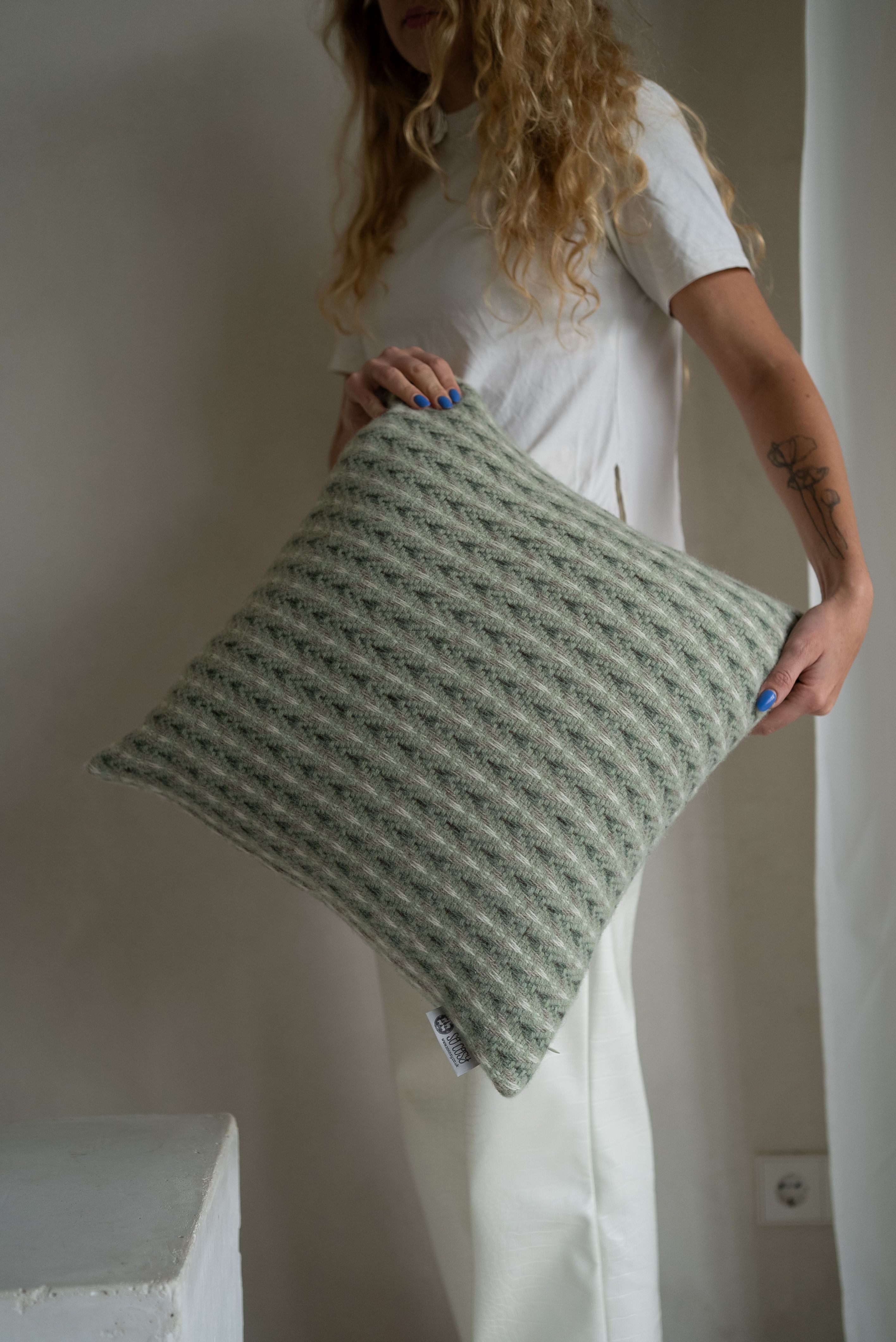 Shady Pure New Wool Throw Blanket in Gentle Green