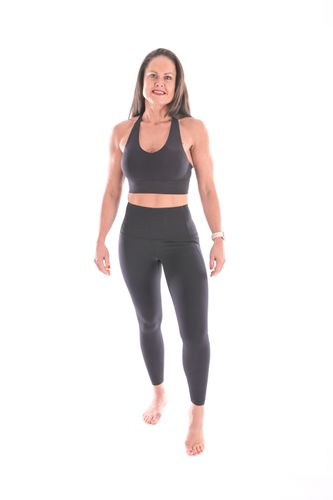 Sports bra twist back