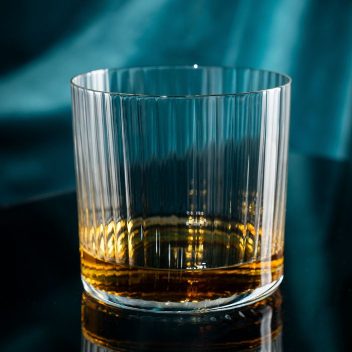 Optic glassware