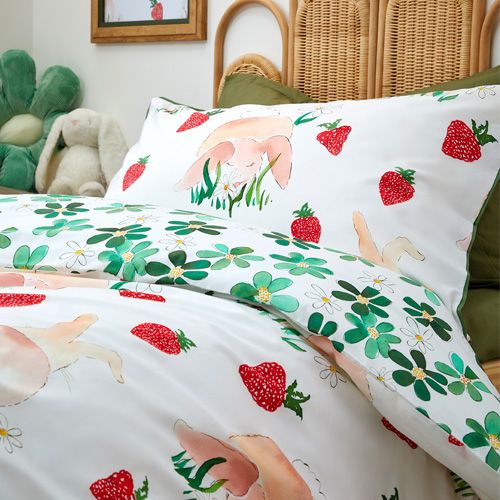 Flower Bunnies reversible bedding set