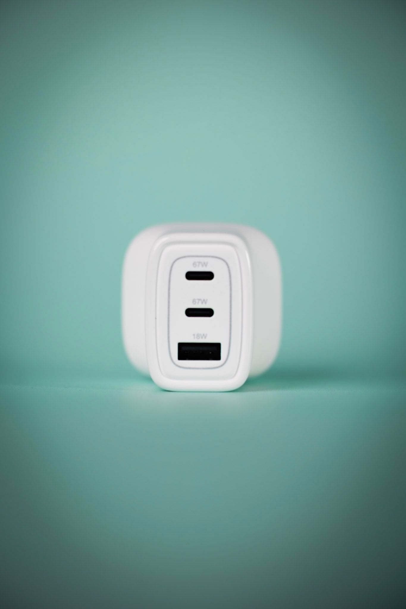 67W Dual USB-C & USB-A Power Adapter