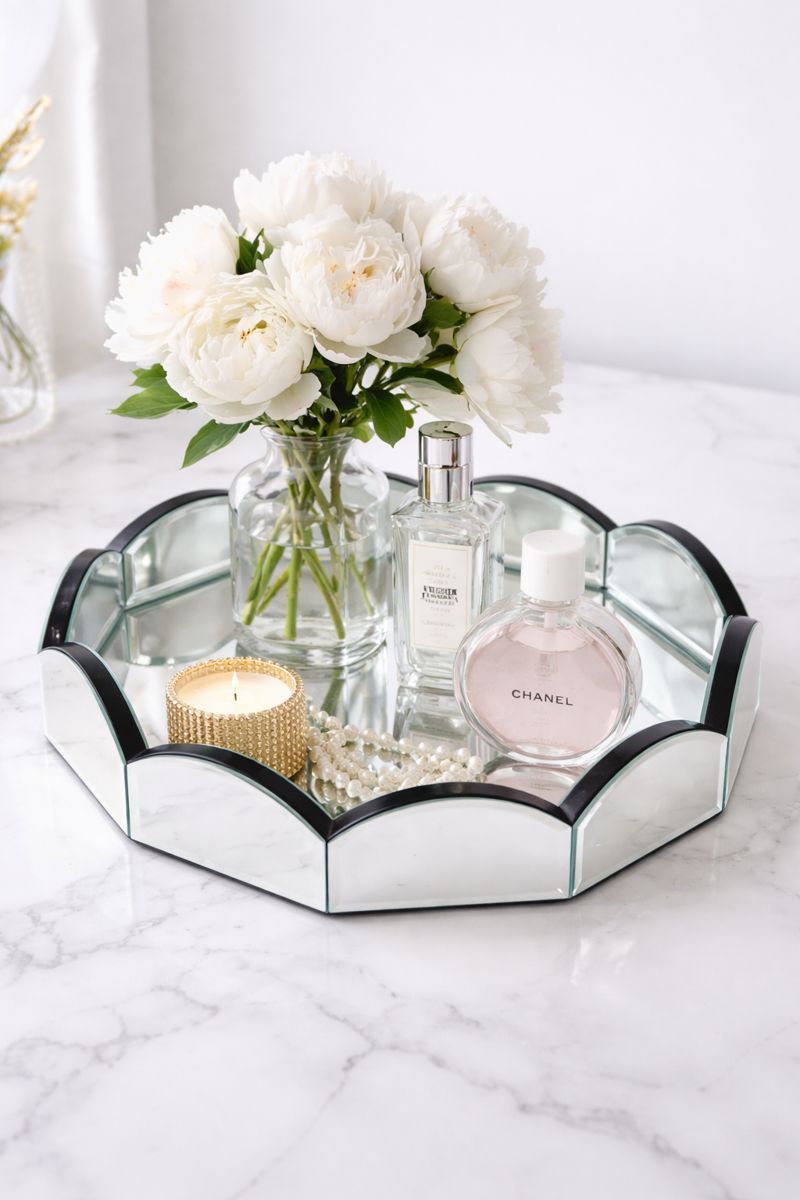 Scalloped Mirrored Glass Tray—HP24-4024