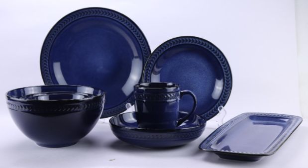 DINNER SET OF STONEWARE(3)