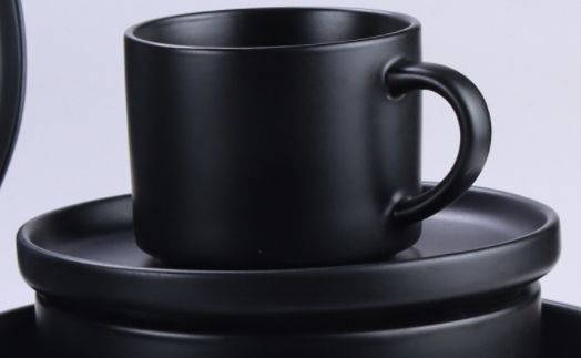 DINNER SET OF STONEWARE(7)