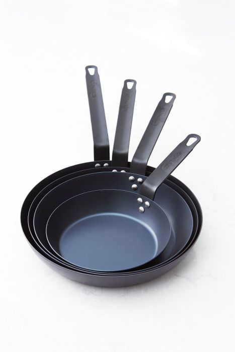 Commericaal grade per-seasoned blue steel pan