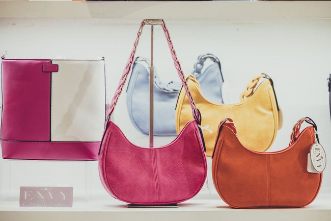 6 Fashion Retail Trends To Expect in 2025