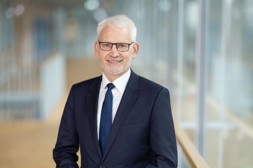 Michael D. Lewis - Uniper
