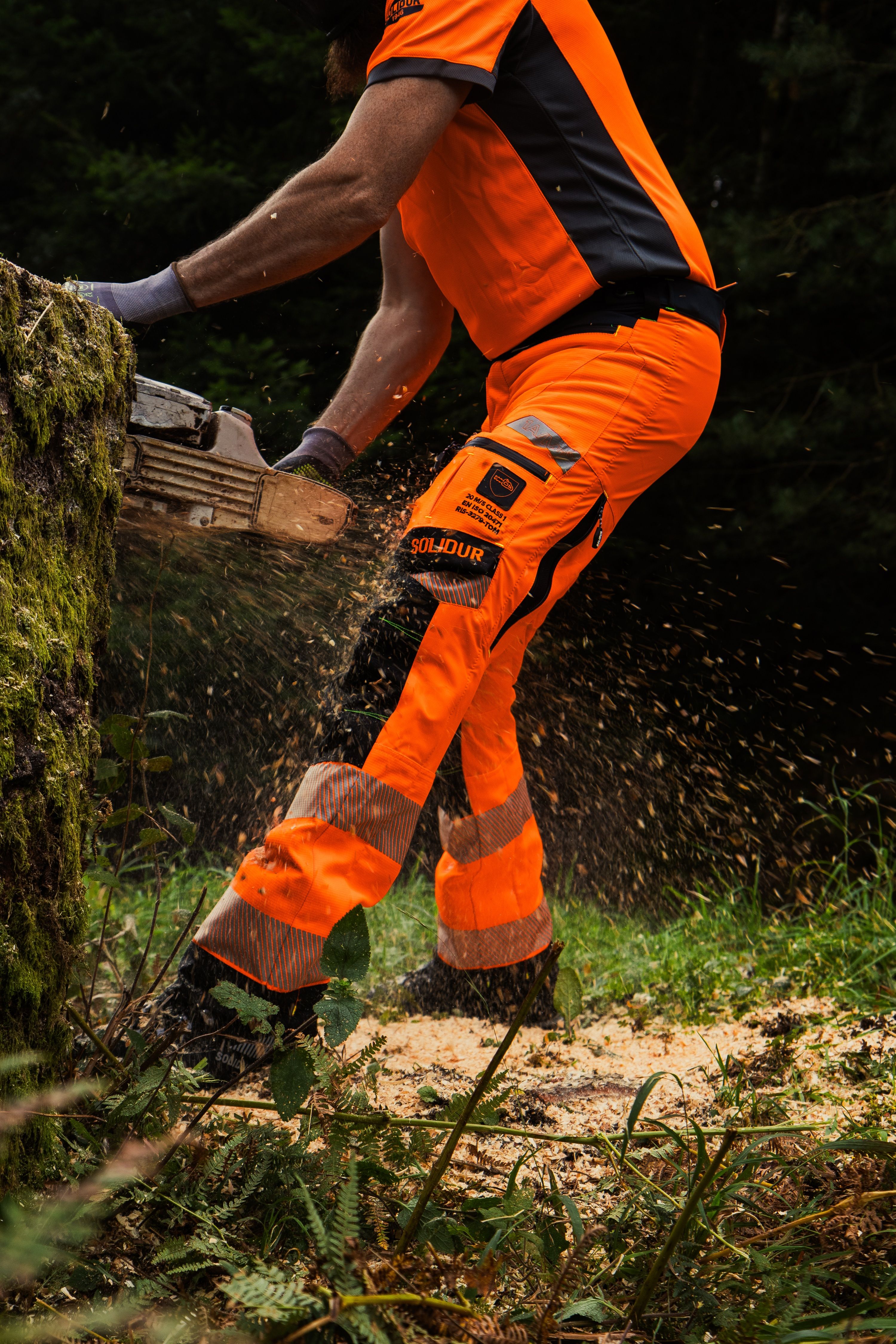 SOLIDUR introduce a breakthrough : ULTRALIGHT 1C Hi-Vis trousers