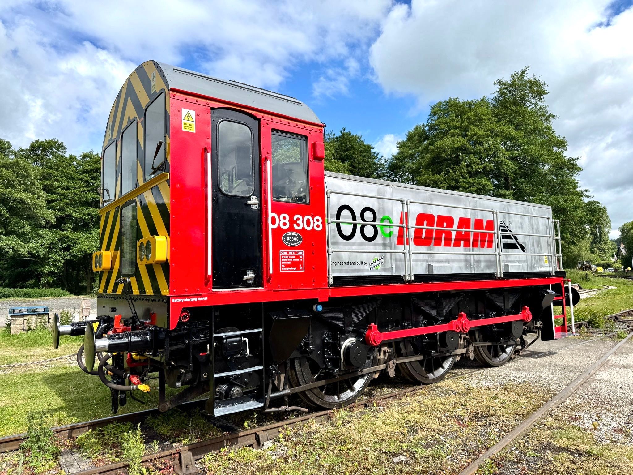 Pioneer '08e' shunter to be used by Loram - new look unveiled ahead of Rail Live
