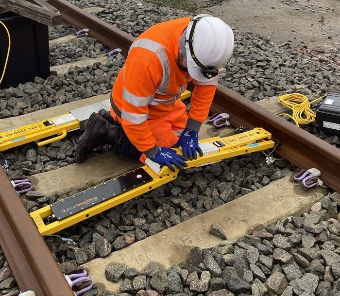 ZKL 3000 RC (remotely operated track circuit operating device)