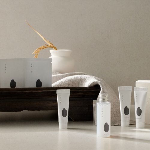 HOUSE OF DOHWA TRAVEL KIT