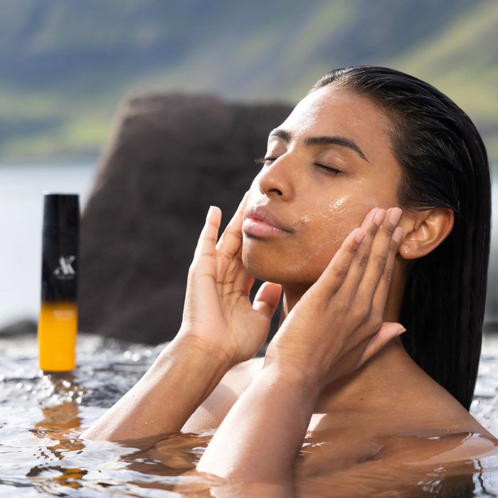 BRIGHTENING EXFOLIATING CLEANSER