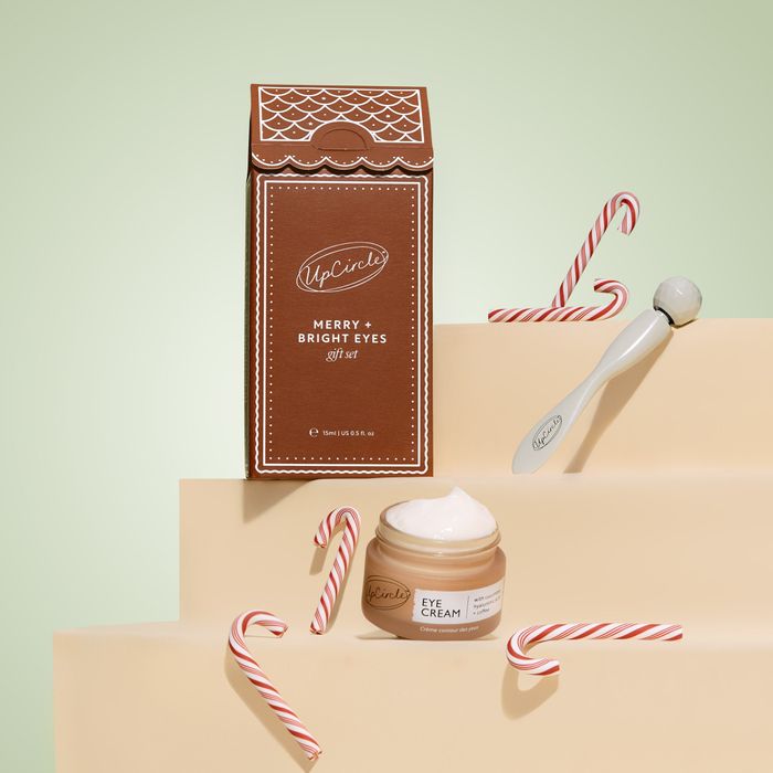 Merry + Bright Eyes Gingerbread Gift Set