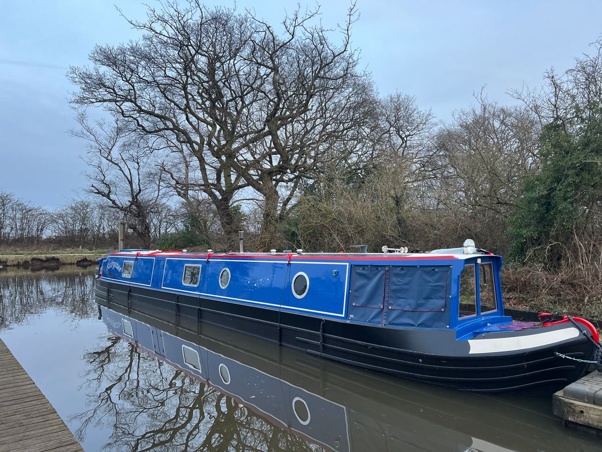 Explore This Exquisite 60ft Cruiser Stern Narrowboat
