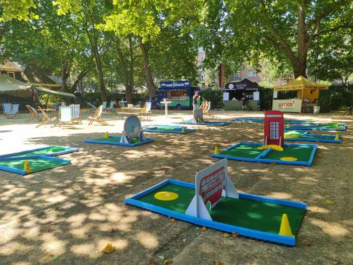 The Hole-in-One Choice: Portable Mini Golf for Family Attractions