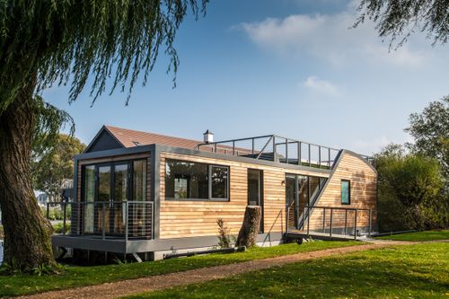 Bluefield R750 houseboat at Chichester Marina