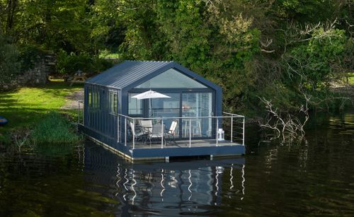 FP310 houseboat Lough Erne