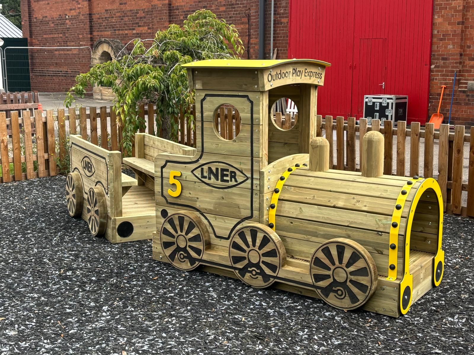 Play Train & Carriages
