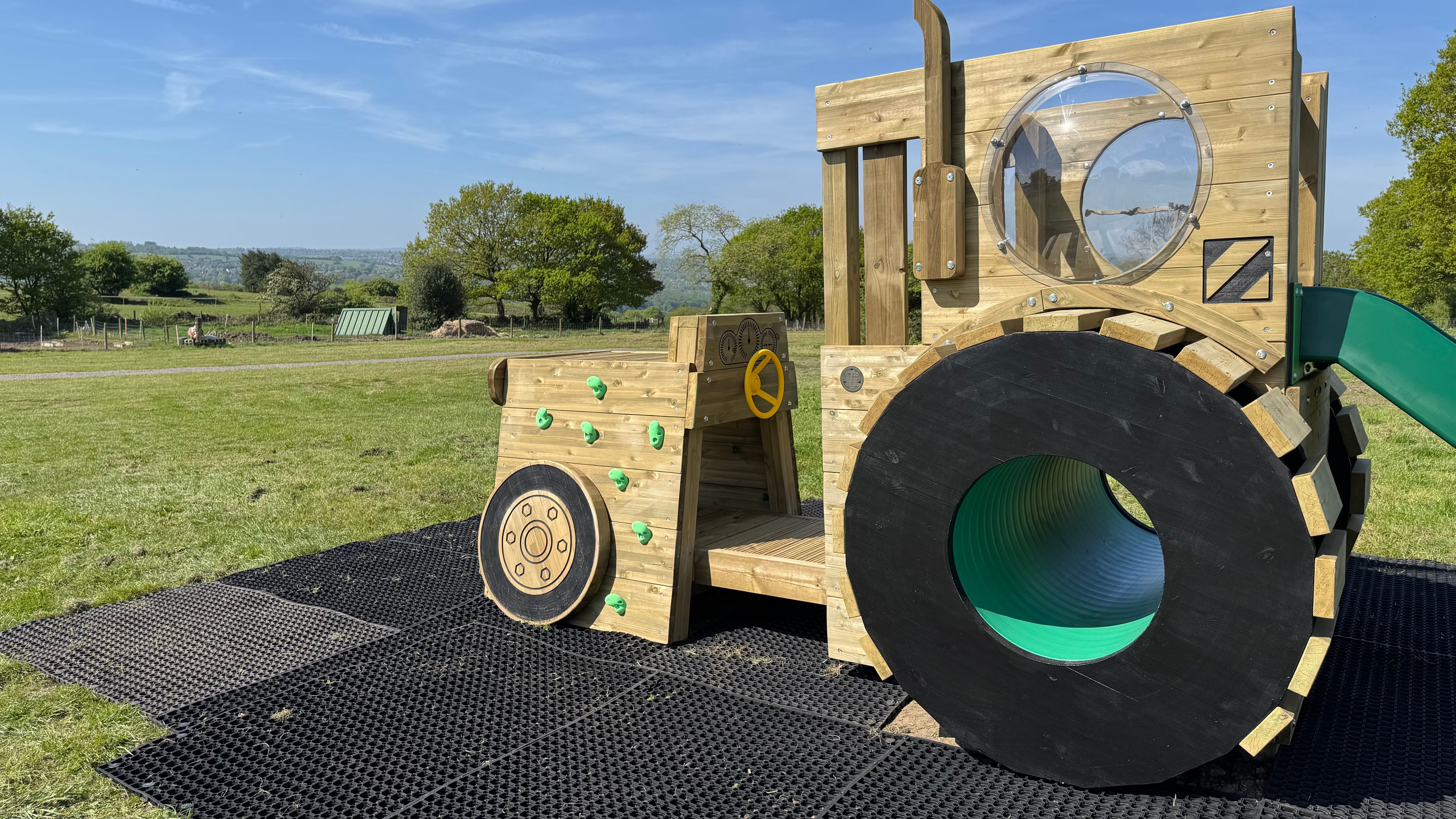 Charlie The Tractor & Multi Play Unit