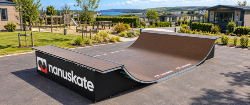 nanuskate session | 2.5 ft modular mini-ramp