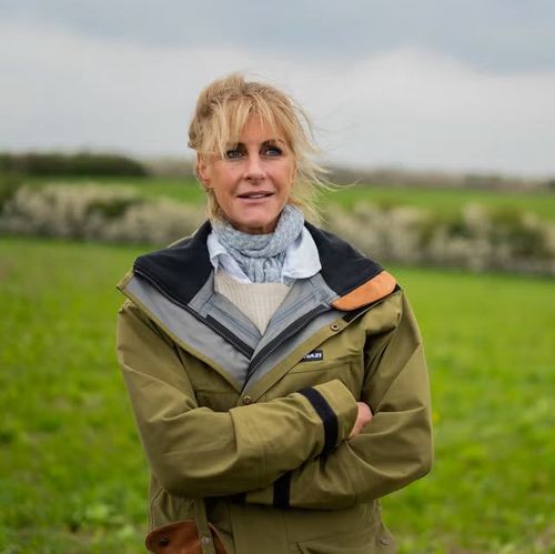 Lisa Hogan - Only Farmers