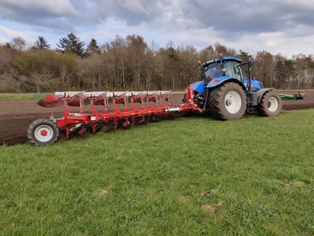 Why do farmers trust in Ovlac machinery?