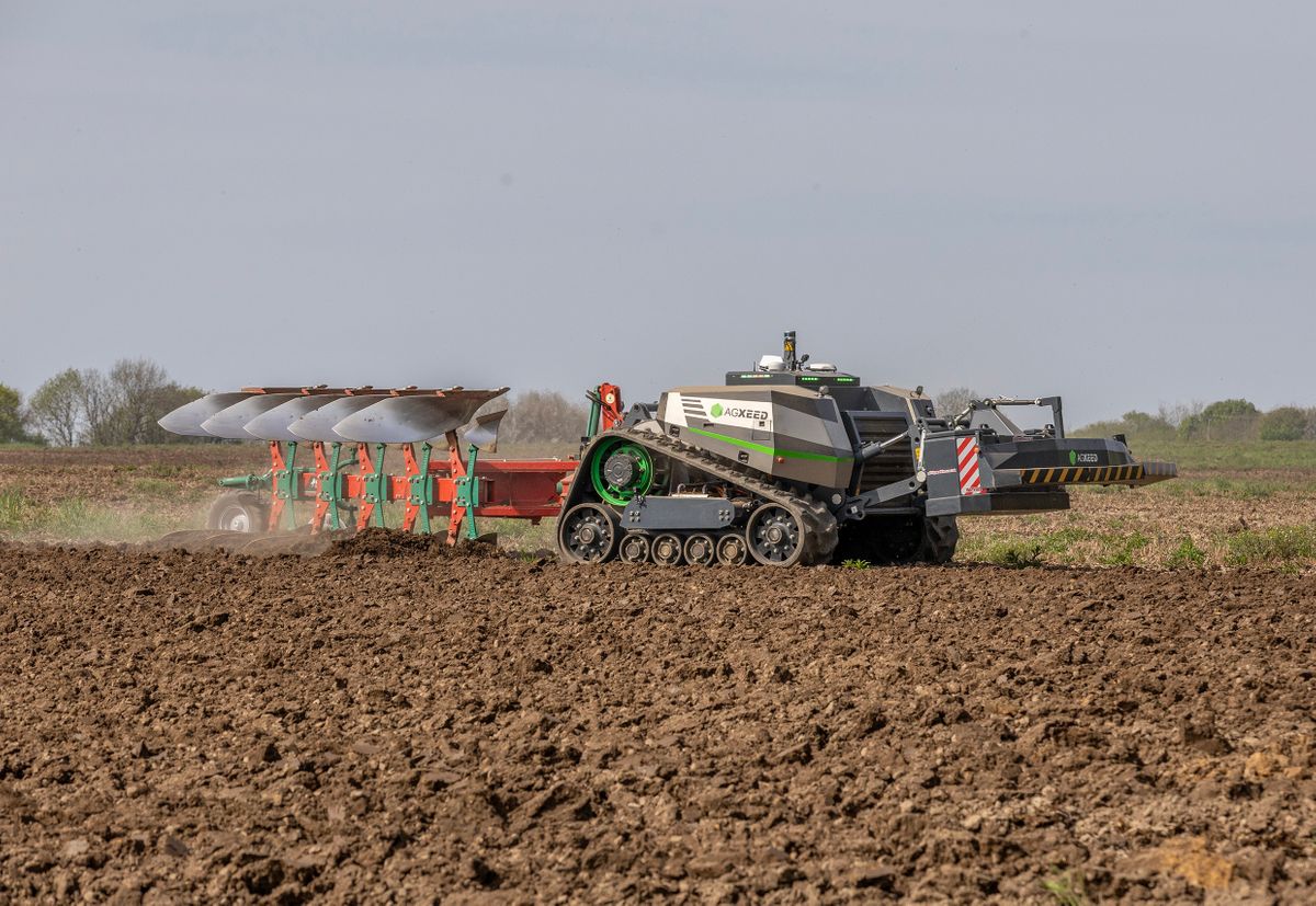 Kverneland sets autonomous ploughing world record with AgXeed