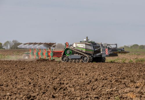 Kverneland sets autonomous ploughing world record with AgXeed