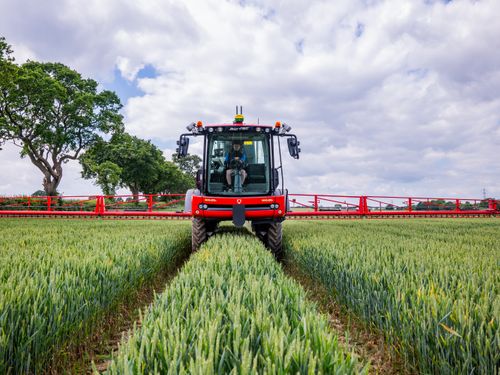 USER EXPERIENCE | W.H. Gittins & Sons: With this machine we can easily take on another 1,000 acres!