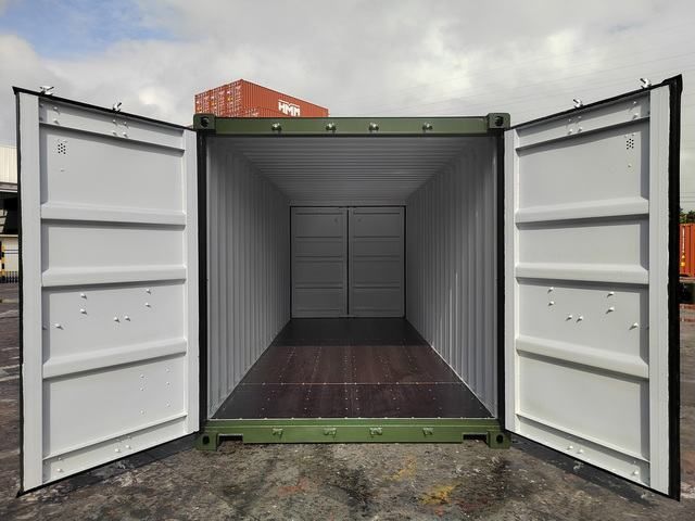 20 Foot Containers