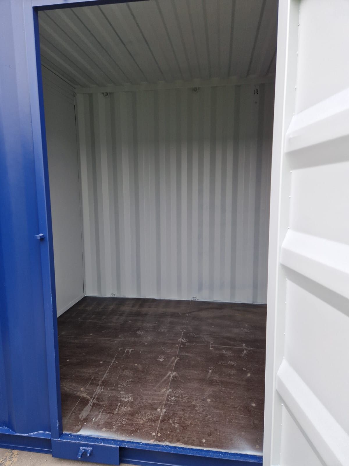 40ft Multi store (4 x 10′ Units)