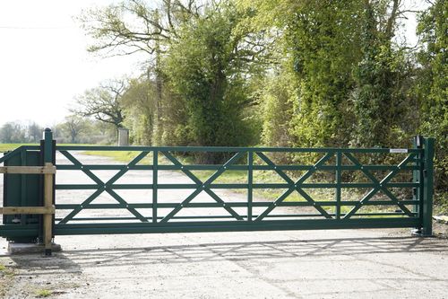 Five Bar Style Cantilever Sliding Gates