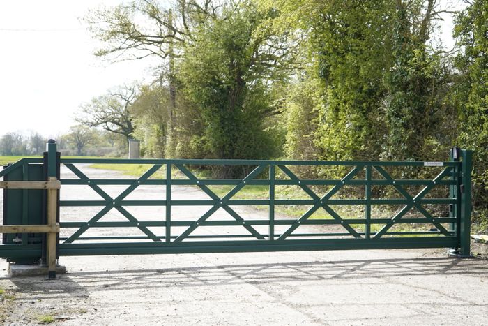 Five Bar Style Cantilever Sliding Gates