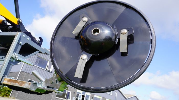 FOX + RI 82 Fence Line Mower