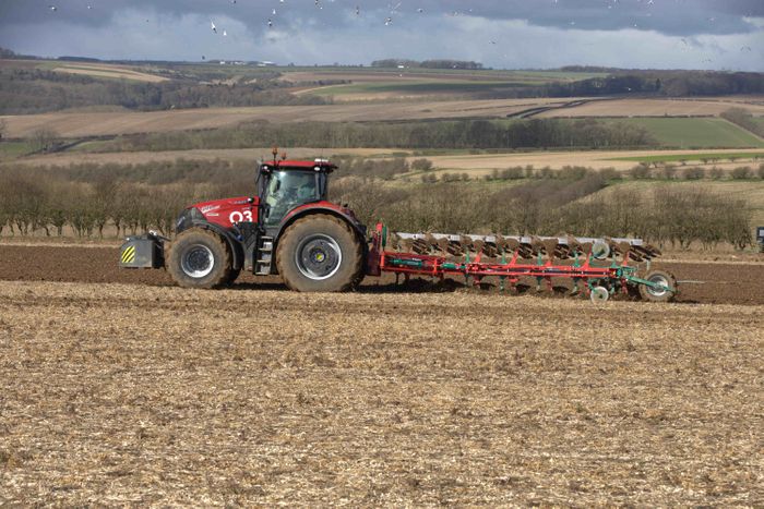 1. New generation of Kverneland shear bolt Variomat® ploughs
