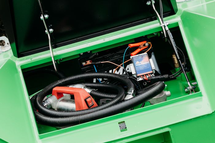 Solar Powered 900L Static Fuel Cube