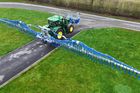 NEW TRAMSPREAD 24m VERTICAL FOLDING DRIBBLE BAR