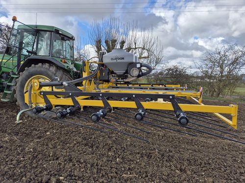 7.5m Straw Harrow with NutriSeeder