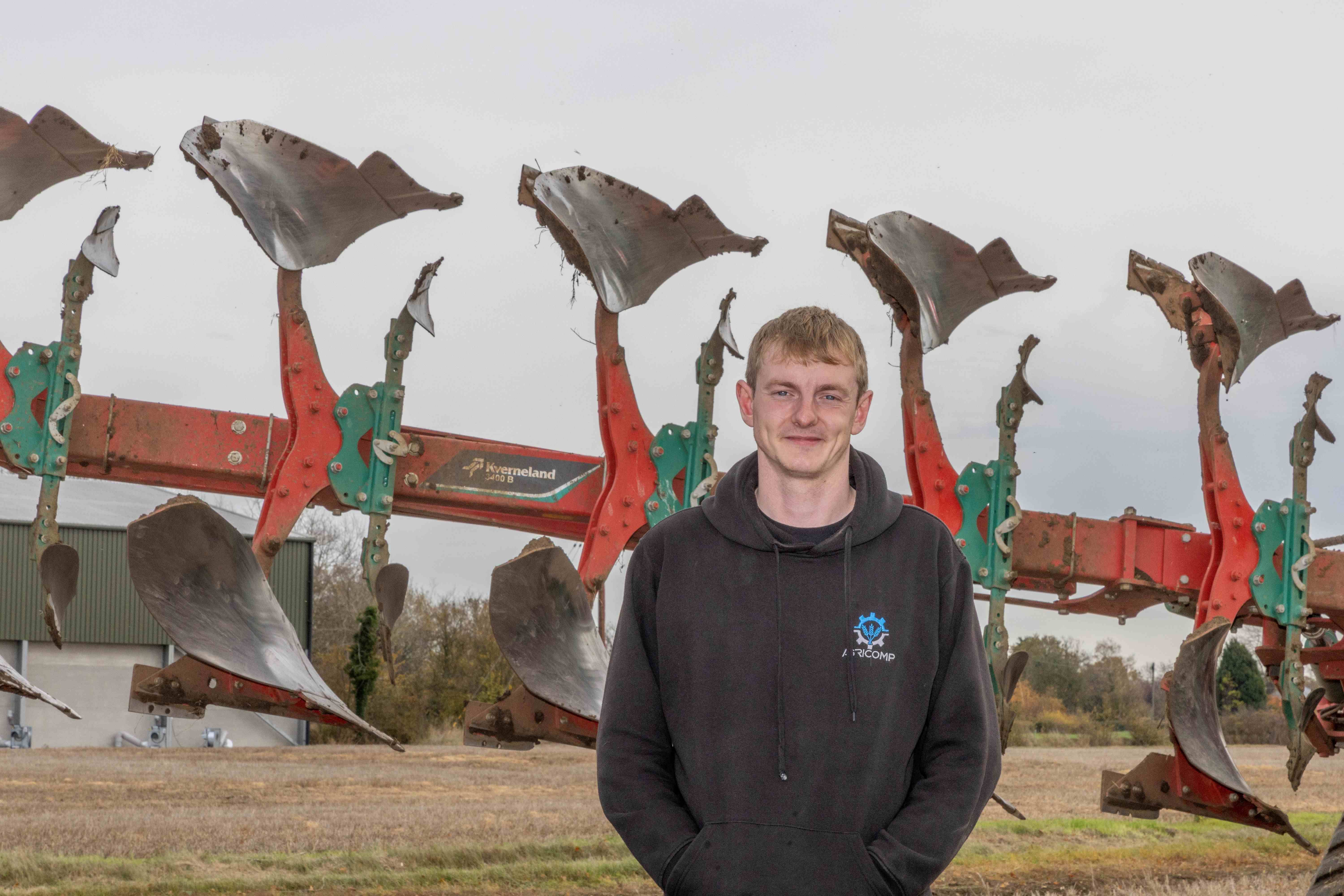 Easy ploughing with the new Kverneland 3400 B Variomat shearbolt plough