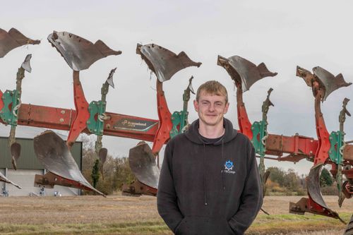 Easy ploughing with the new Kverneland 3400 B Variomat shearbolt plough