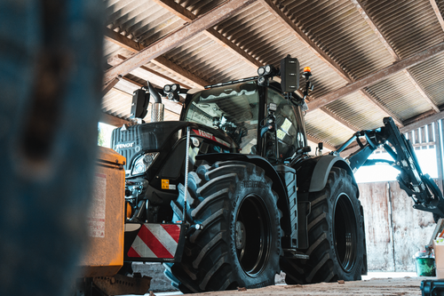 Work Through the Night with Confidence: Martin's Fendt 720 LED Upgrade