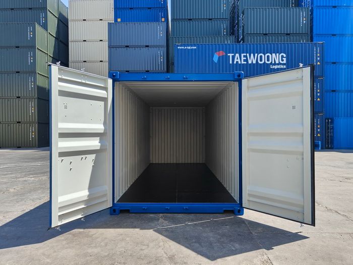 20 Foot Containers