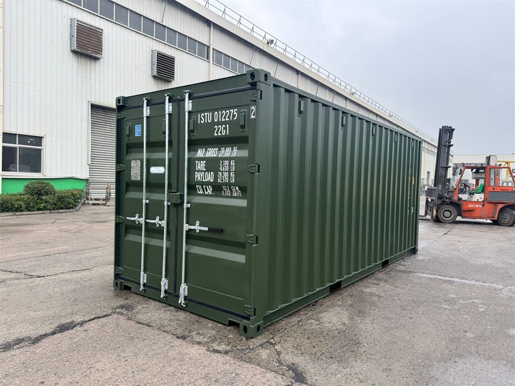 20 Foot Containers