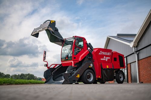 TRIOTRAC M Self-propelled Diet feeder with loading rotor