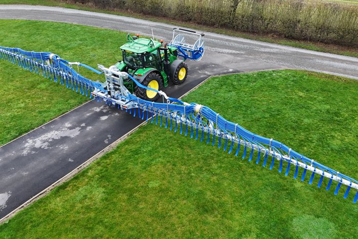 NEW TRAMSPREAD 24m VERTICAL FOLDING DRIBBLE BAR
