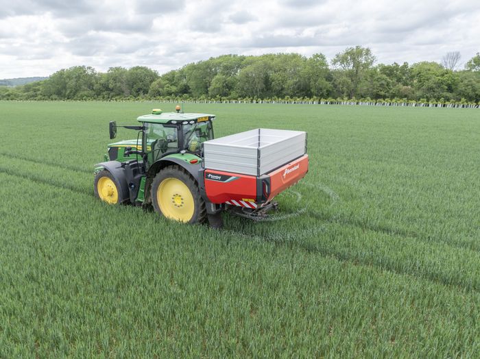 1. Kverneland Alentix disc spreader
