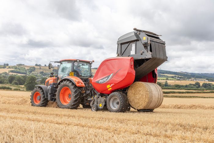 1. Kverneland Densus variable chamber baler