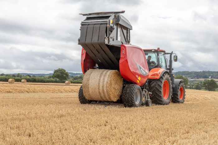 1. Kverneland Densus variable chamber baler