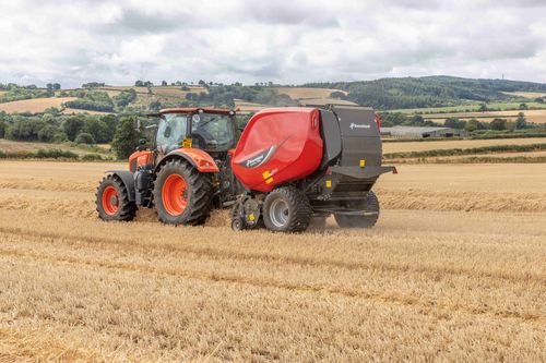 1. Kverneland Densus variable chamber baler